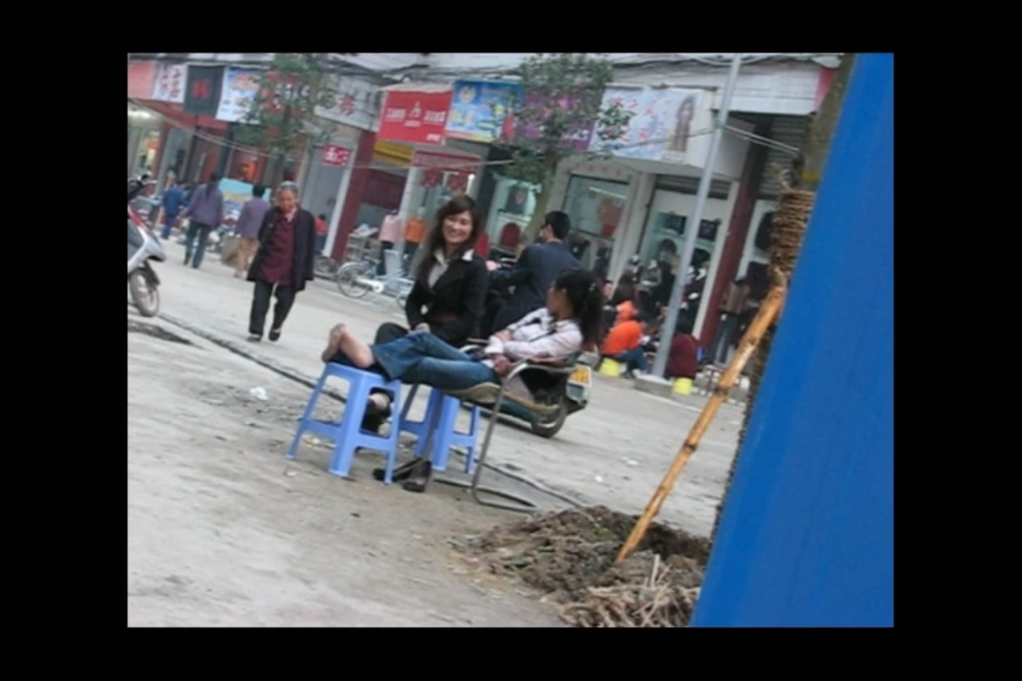 streetsnapnylon[00 00 32][20181202 210527 0]